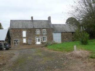 Habitable Country House to Improve