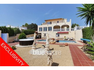 Luxury 5 bedroom villa with sea view