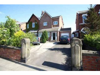 3 bedroom, Semi-detached House house..