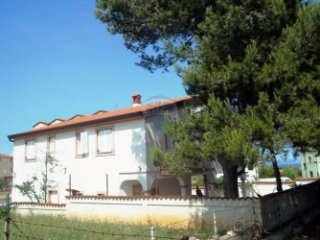 Istra-Ližnjan, nova potpuno opremljena kuća sa 2 stana