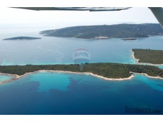 EKSKLUZIVNO : OTOK NA JADRANU