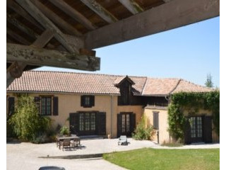 Spacious well Restored Farmhouse with..