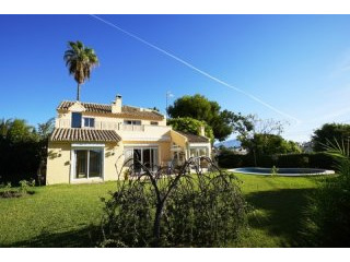 5 Bedrooms - Villa - Malaga - For Sale