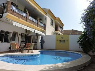 5 bedroom, 5 bathroom Townhouse, (build..
