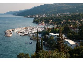 Opatija, dva stana i apartman kao cijelina