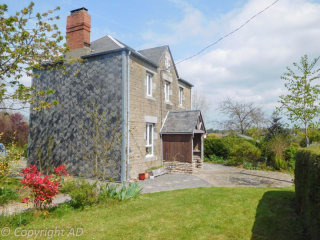 Well Renovated Stone House With Garden..