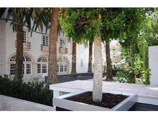 Excellent 4 bedroom apartment in Bairro..