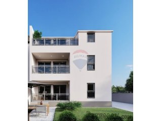 Funtana, trosoban stan u mansardi 119 m2
