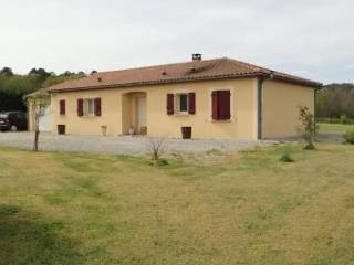 Near Domme, This Modern Bungalow Comes..