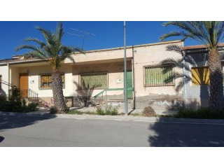 Investment Opportunity! 3 Bedroom..