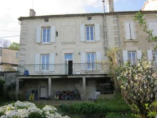4 bedroom Townhouse in Angouleme