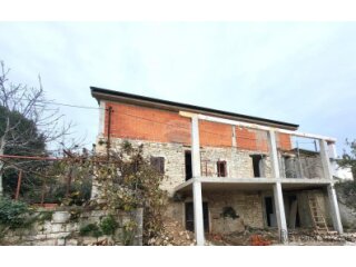 Istra, okolica Rovinja, Kanfanar, kamena kuća sa bazenom
