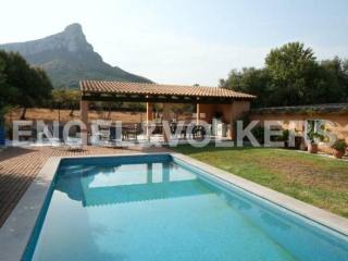 Rustic home with sea views in S'Estanyol