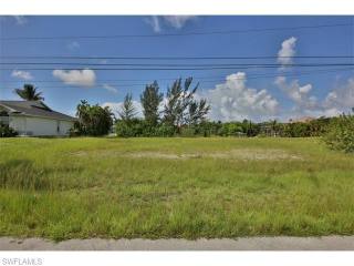 Land For Sale: Cape Coral, Florida