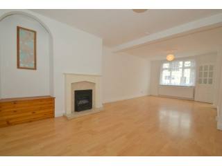 3 bedroom house in QUEENBOROUGH