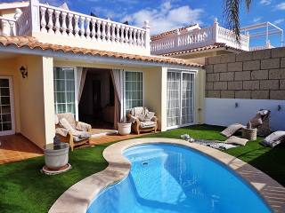 3 Bedrooms - Villa - Arona - For Sale