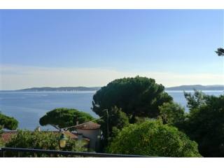 An exceptional well located 6 bed..