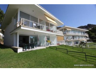 ROSES: Beautiful apartment with partial..