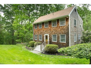 3 bedroom House For Sale: 140 Willow Ln..