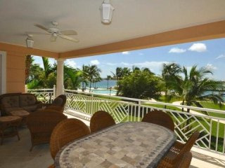 Apartment/townhouse - This elegant..