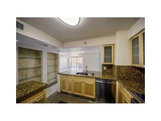 2 bedroom Flat For Sale: 5757 COLLINS..