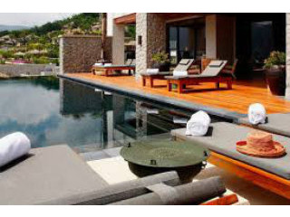 Ultra-Luxurious 3-Bedroom Sea View..
