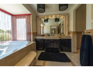 Beautiful South Facing Golf Valley Villa