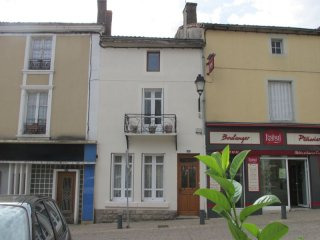 Terraced Town House With Walled Garden..