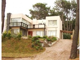 5 Bedroom House - For Rent - Montoya