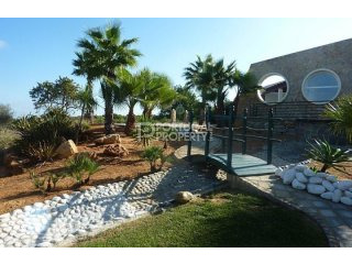 2 Bed ground floor corner apartment