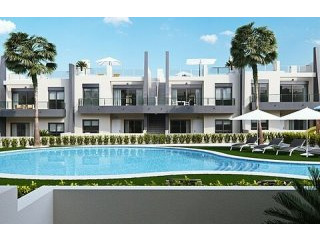 2 BED BEACH APARTMENTS WITH GARDEN