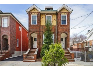 6 bedroom Flat For Sale: 130 Cox Avenue..