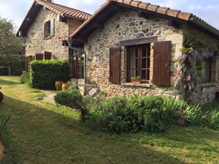 Renovated Pretty Stone Cottage In Quiet..