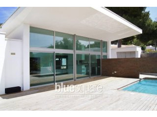 Modern villa with sea views in El Portet