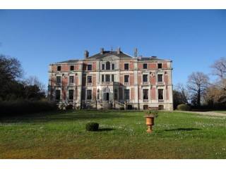 20 bedroom Castle For Sale: 44150..