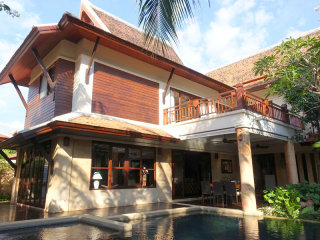 Chateau Dale: Tropical 4 plus bedroom..