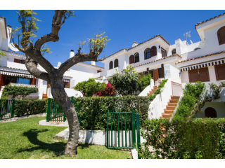 3 bedroom town house for sale