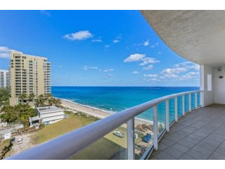 2 bedroom Residence For Sale: Singer..