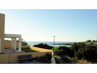 Apartment in a 1st sea line complex..