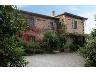 6 Bedrooms - Villa - For Sale