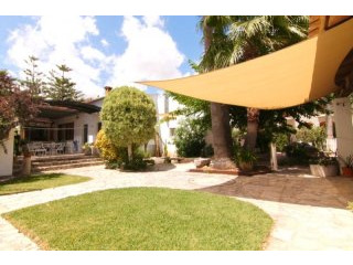 Spacious house with garden in Binissalem
