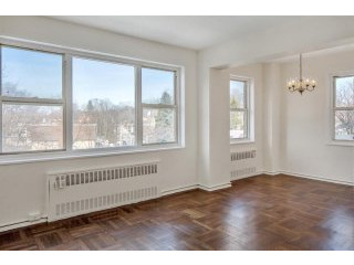 2 bedroom Commercial Property For Sale:..