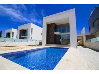 3 Bedroom 3 Bathroom Villa In La Zenia..