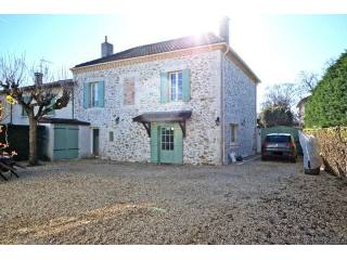 3 Bedroom Town House For Sale
