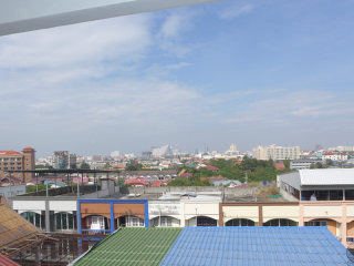 Spacious 1 bedroom condo at quiet yet..