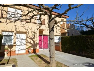 ROSES SANTA MARGARIDA: Nice house with..