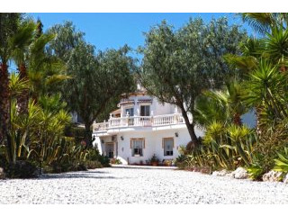 4 bedroom, 3 bathroom Villa, (build 250..