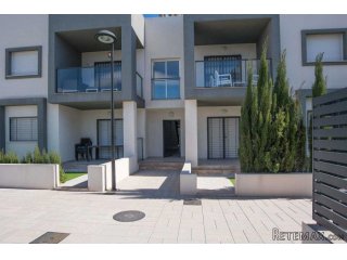 Se vende moderno apartamento de 65m2 en la avenida París..