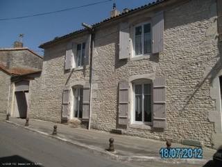 5 bedroom town property of standing