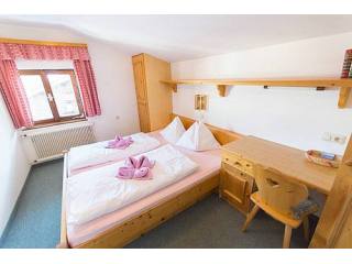 House with 4 apartments near ski lift